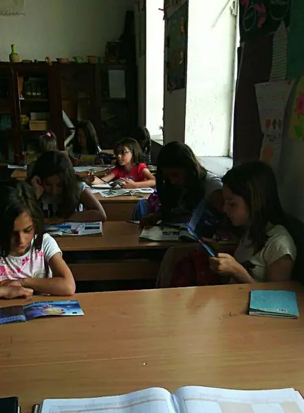 Foto nga Mili: Fletushka dhe Shfaqja për Fëmijë, 2015