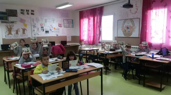 Foto nga Mili: Fletushka dhe Shfaqja për Fëmijë, 2019